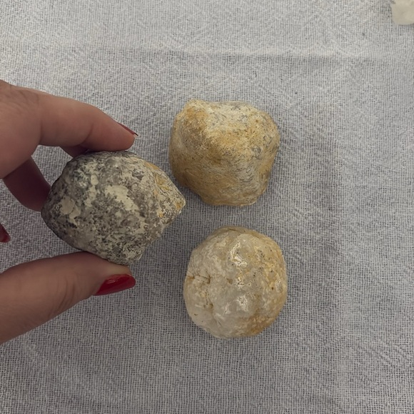 Natural Geode Crystal Clusters - crack the geode and find a beautiful crystal - Picture 3 of 4